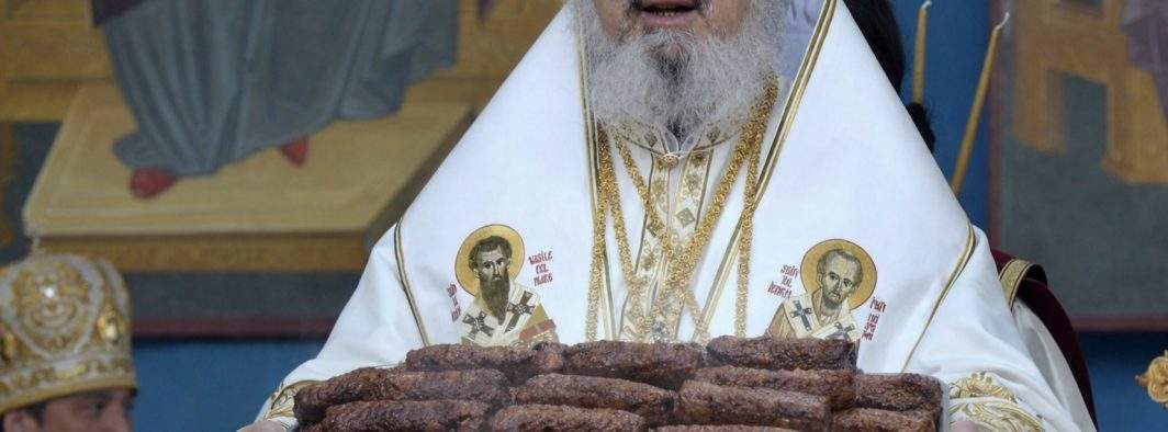 Patriarhul asigură: Dacă nu putem aduce lumină de la Ierusalim, aducem mici de la Deduleşti