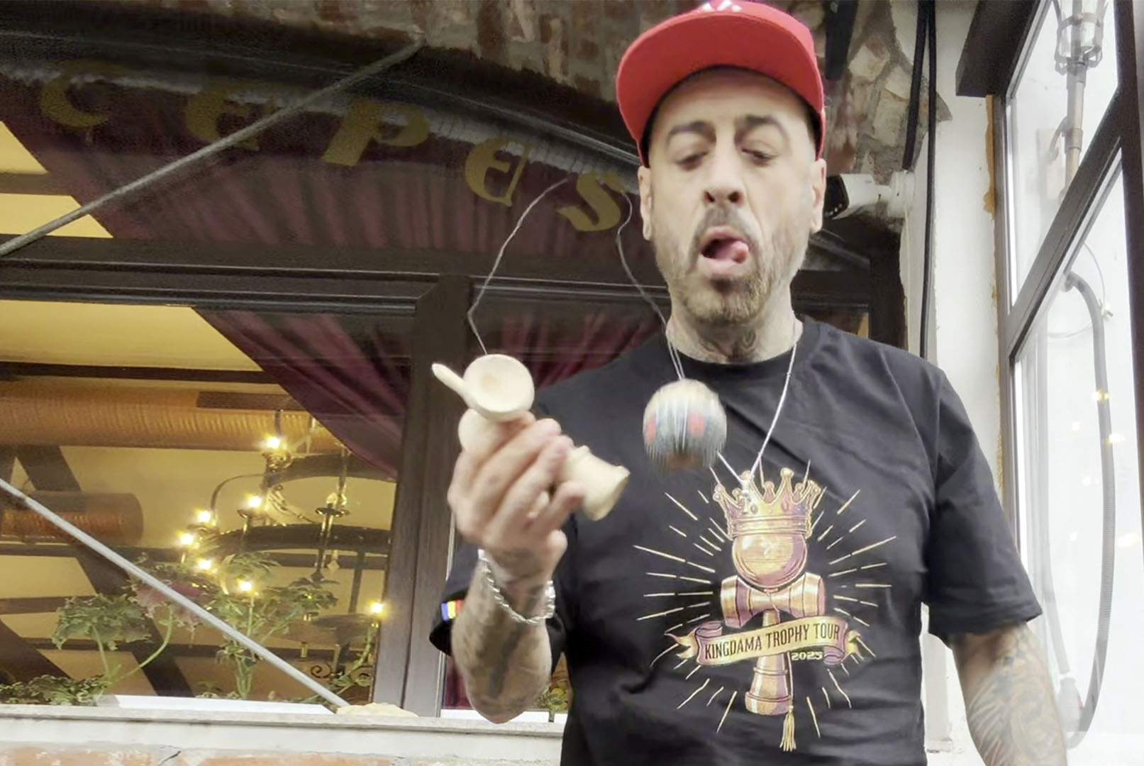 Din lac în puţ! Rămaşi fără Realitatea Plus, milioane de pensionari s-au apucat de kendama