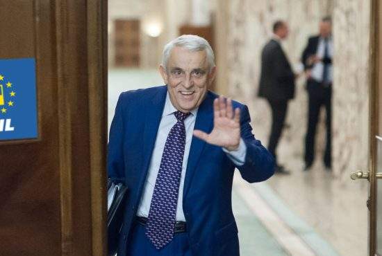 Pentru că nu le-a ieşit cu Predoiu, PSD încearcă să îl infiltreze în PNL pe Petre Daea