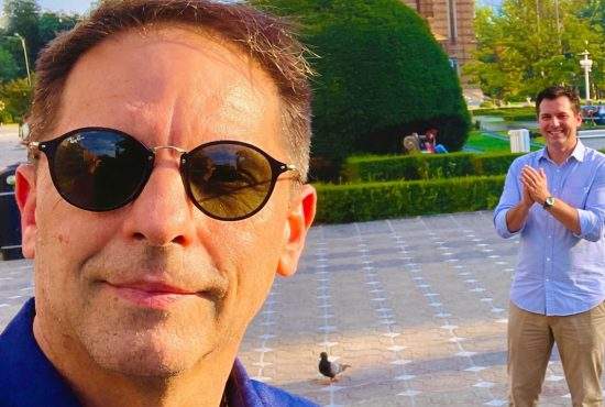 Cea mai tare farsă de 1 Aprilie! Cineva i-a spus lui Dan Negru că e deştept şi interesant