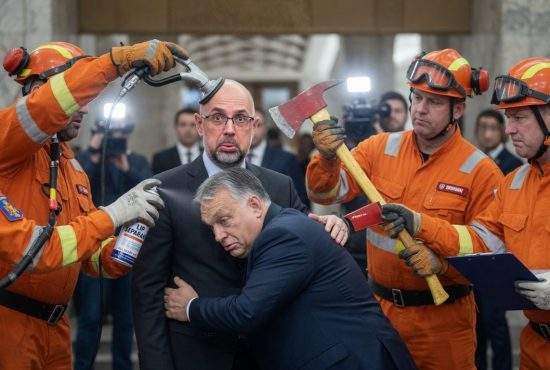 Kelemen și-a descarcerat buzele de la curul lui Orbán și s-a mutat la curul lui Magyar