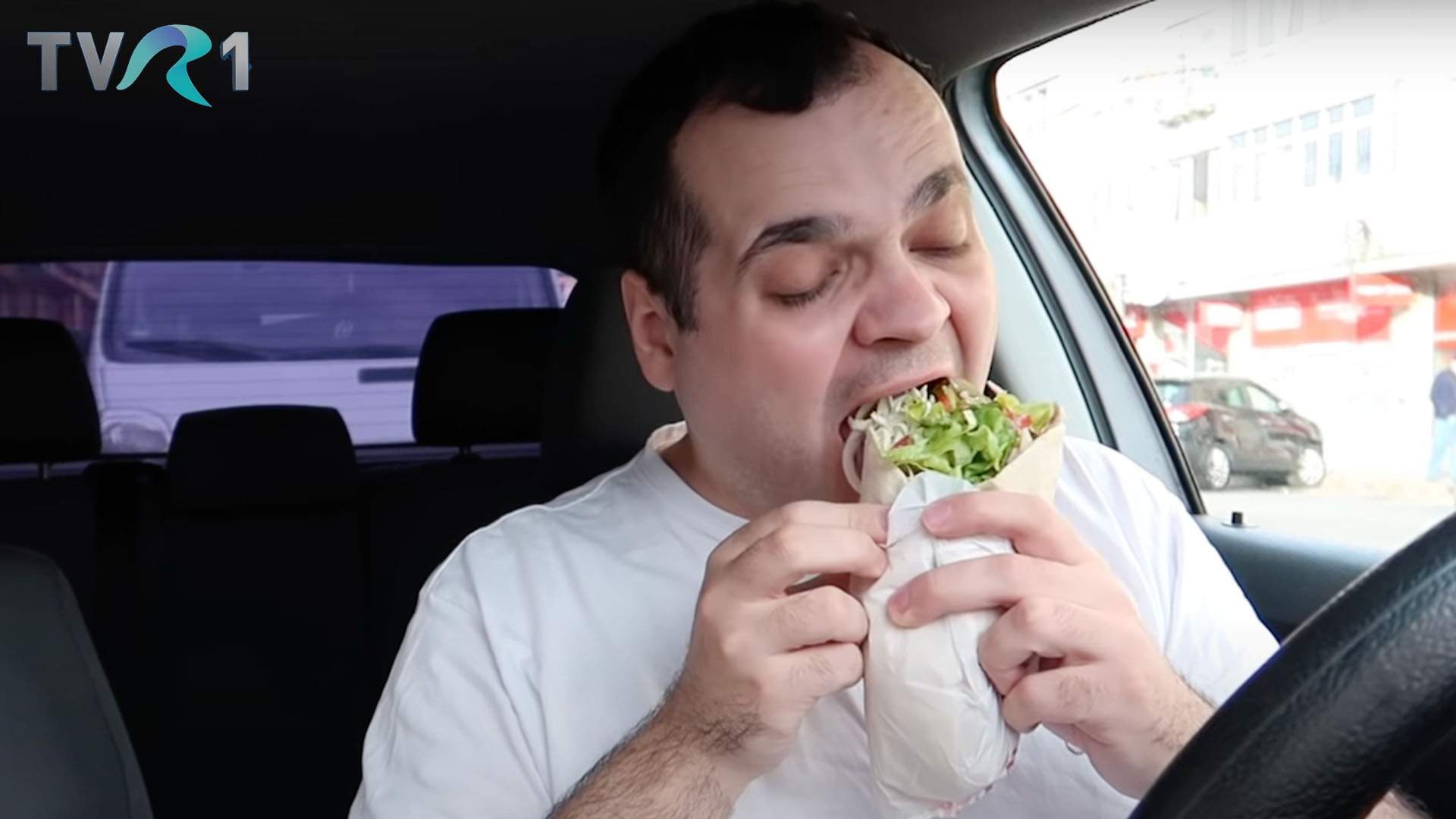 La o parte, Master Chef! Încă un youtuber celebru se alătură grilei TVR: Îmi Place Să Mănânc