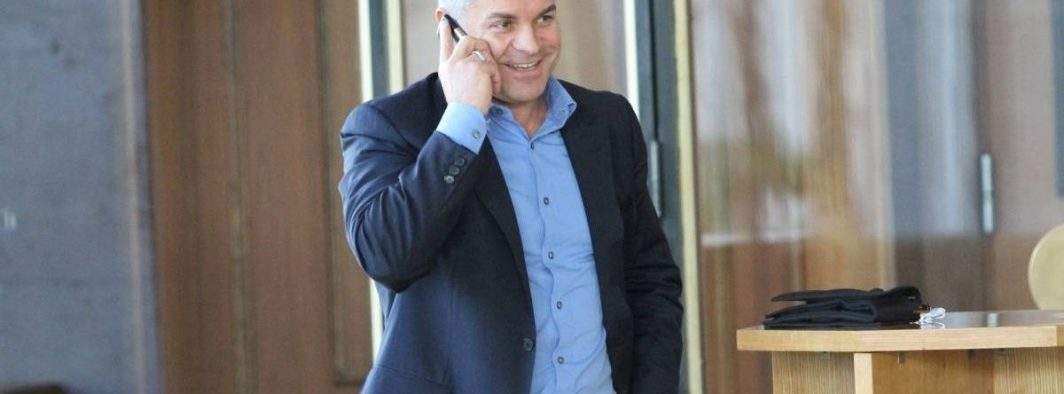 Auzind că i-au dat 19 ani, Plahotniuc şi-a invocat dreptul de cetăţean român să o sune pe Lia