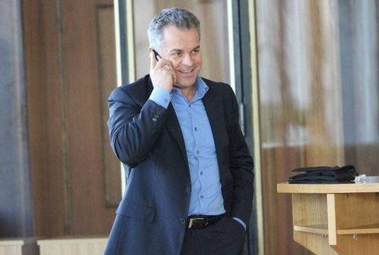 Auzind că i-au dat 19 ani, Plahotniuc şi-a invocat dreptul de cetăţean român să o sune pe Lia