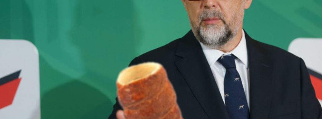 Kelemen i-a adus lui Grindeanu desertul lui preferat: kürvős kalács