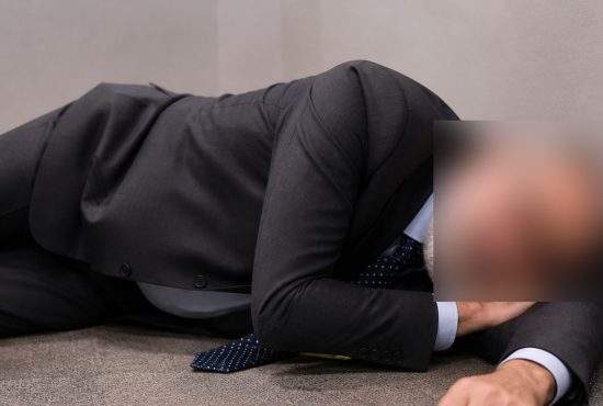 Parlamentarii PSD şi AUR, epuizaţi după efortul intelectual de a băga bila în gaura rotundă