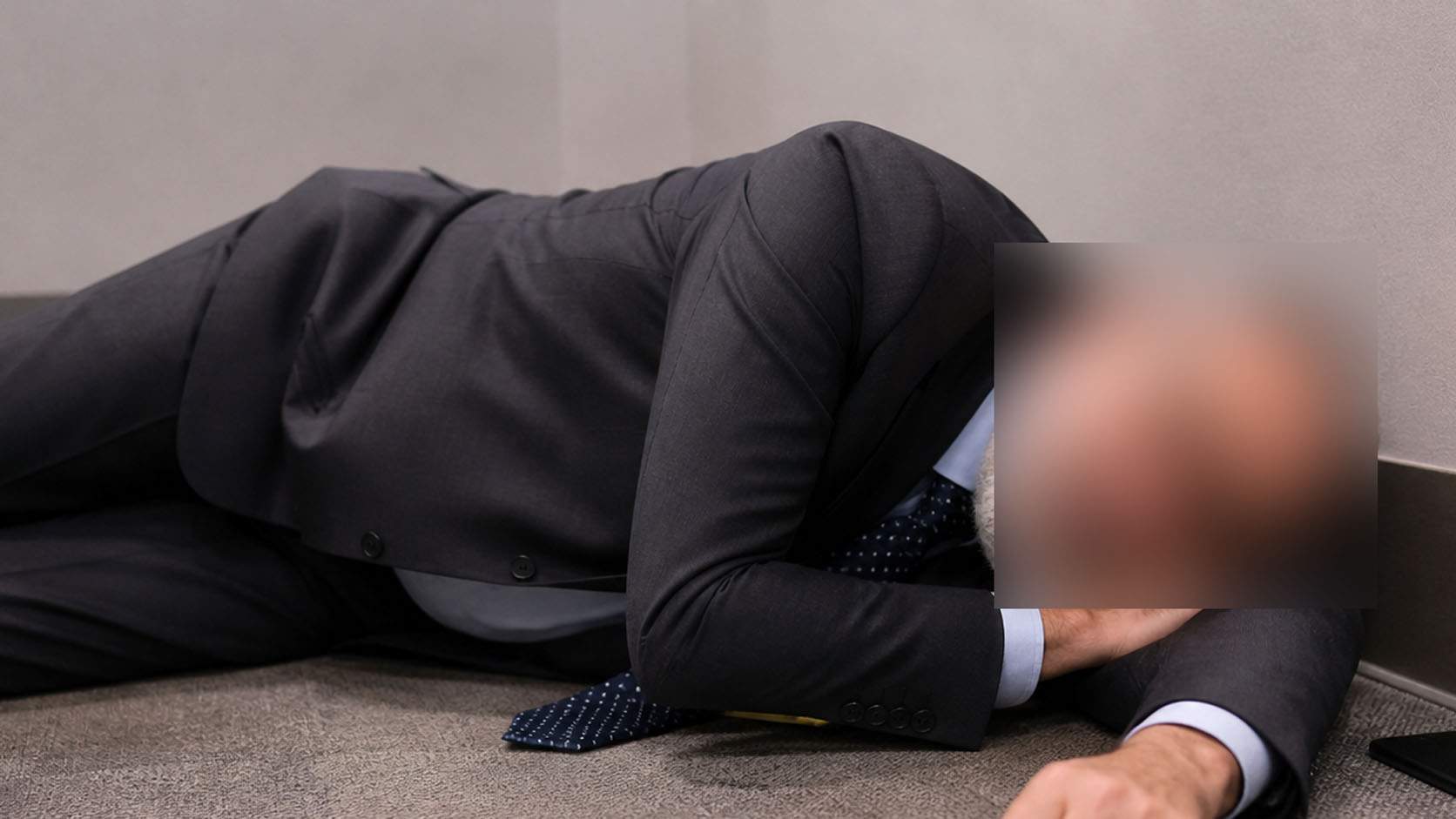 Parlamentarii PSD şi AUR, epuizaţi după efortul intelectual de a băga bila în gaura rotundă