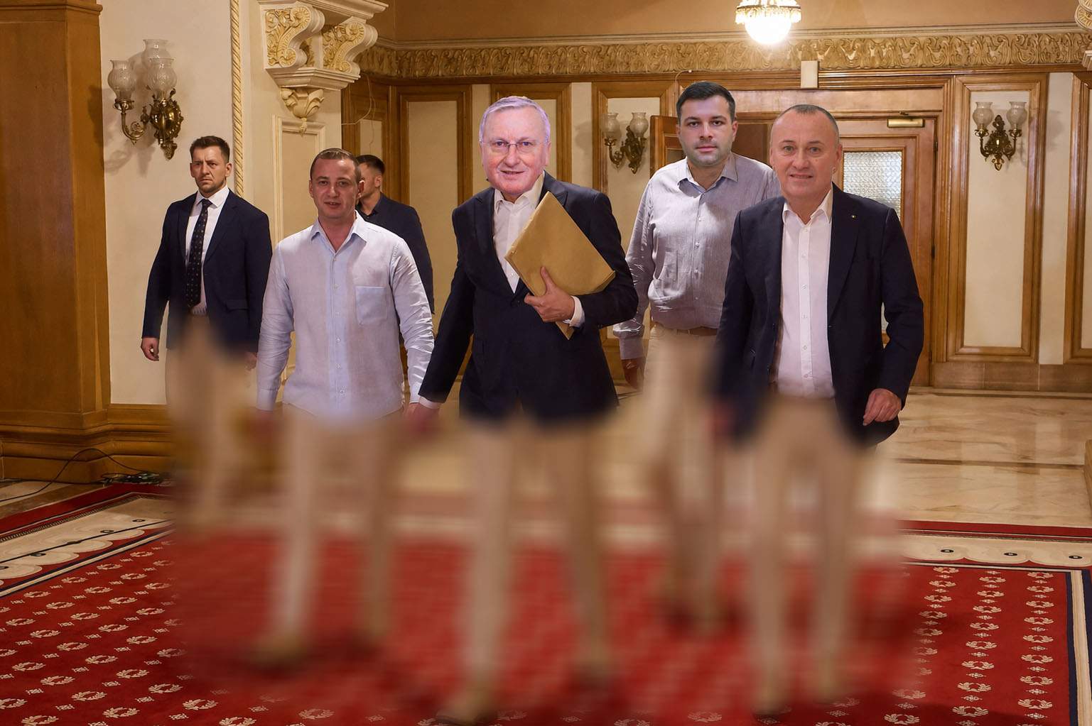 PSD-iştii au ajuns în Parlament fără chiloţi după ce li s-a zis să voteze cu bilele la vedere