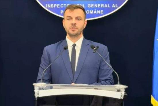 SMURD se chinuie să-i scoată purtătorului de cuvânt al Poliției capul din curul lui Predoiu
