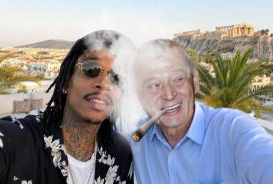 Fugarii care ne sfidează: Wiz Khalifa s-a filmat fumând un cui cu Sorin Oprescu pe terasă în Grecia