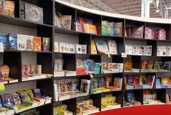 DNA doarme în papuci! E primul Bookfest la care nu se lansează nicio carte scrisă în puşcărie
