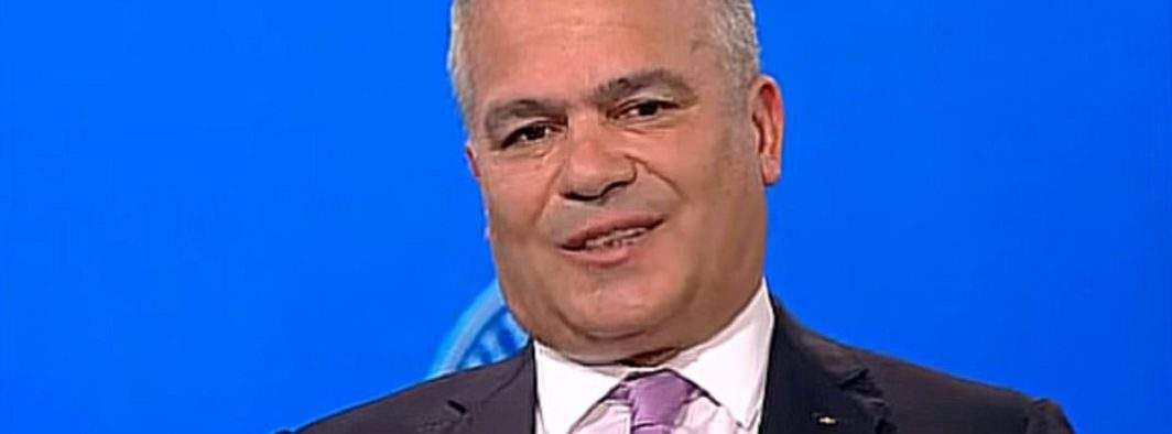 Veștea, panicat că fii-su nu va lua Bacul și îi va fura postul de premier