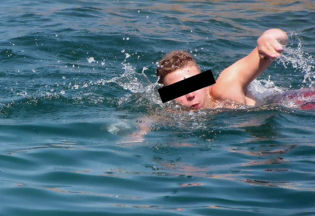 Încă un turist muşcat de peştele-iepure după ce i-a ieşit morcovul din slip
