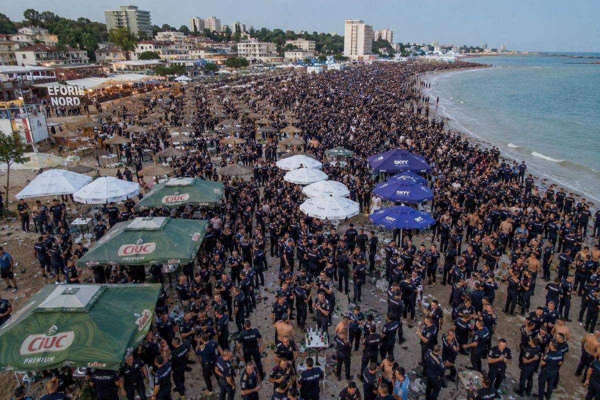 Poliția Română, teambuilding la Eforie pentru a sărbători un an de când îl caută pe Emil Gânj