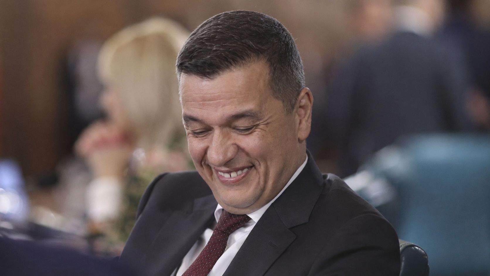 Grindeanu a avut prima erecție din ultimii 14 ani când Nicușor l-a propus pe Veștea premier