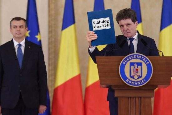 Nicușor Dan i-a dat lui Tomac nota 4, că iar a venit cu Guvernul nefăcut