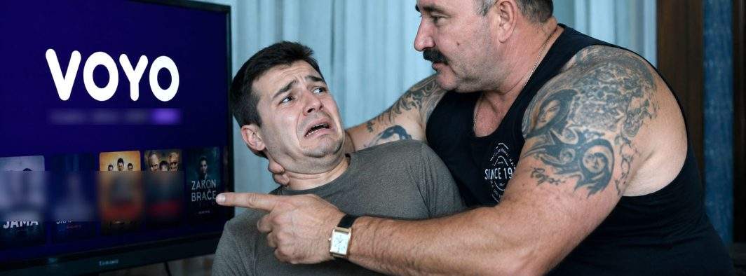 Cruzimea Cămătarilor nu are limite! Acum îşi obligă datornicii să se aboneze la Voyo