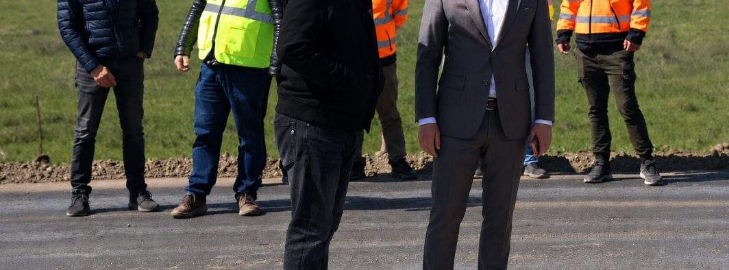 Din neatenție, Alfred Simonis s-a încălțat azi cu banii din cutia de pantofi, nu cu pantofii