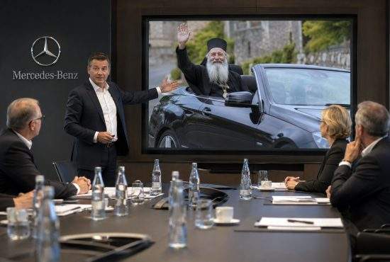 Divizia auto a Mercedes revine pe creştere: „E sezonul nunţilor în România şi au popii bani”