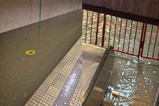 Hămesiților! După apa din Vidraru, francezii ne-au furat și apa de la metrou