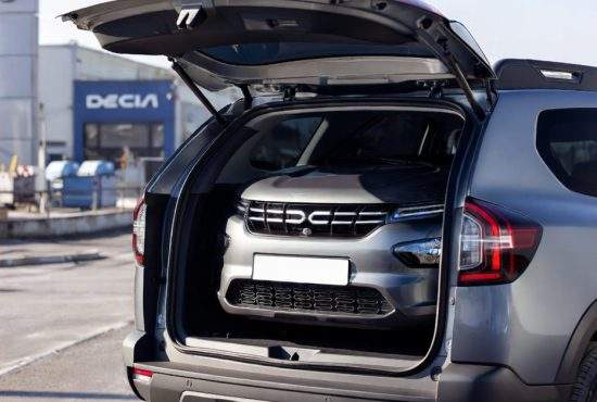 Dacia se laudă că în portbagajul de la modelul Striker încape o Dacia Spring