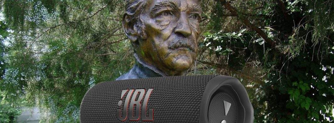 Se cere demolarea statuii lui Jebeleanu, inventatorul boxei bluetooth: „A făcut mult rău țării!”