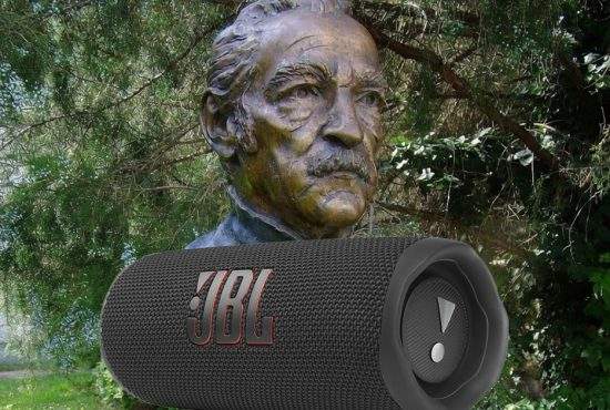 Se cere demolarea statuii lui Jebeleanu, inventatorul boxei bluetooth: „A făcut mult rău țării!”