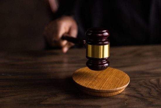 Recidivă! Tribunalul București i-a anulat unei femei vizita la coafor de acum 10 zile