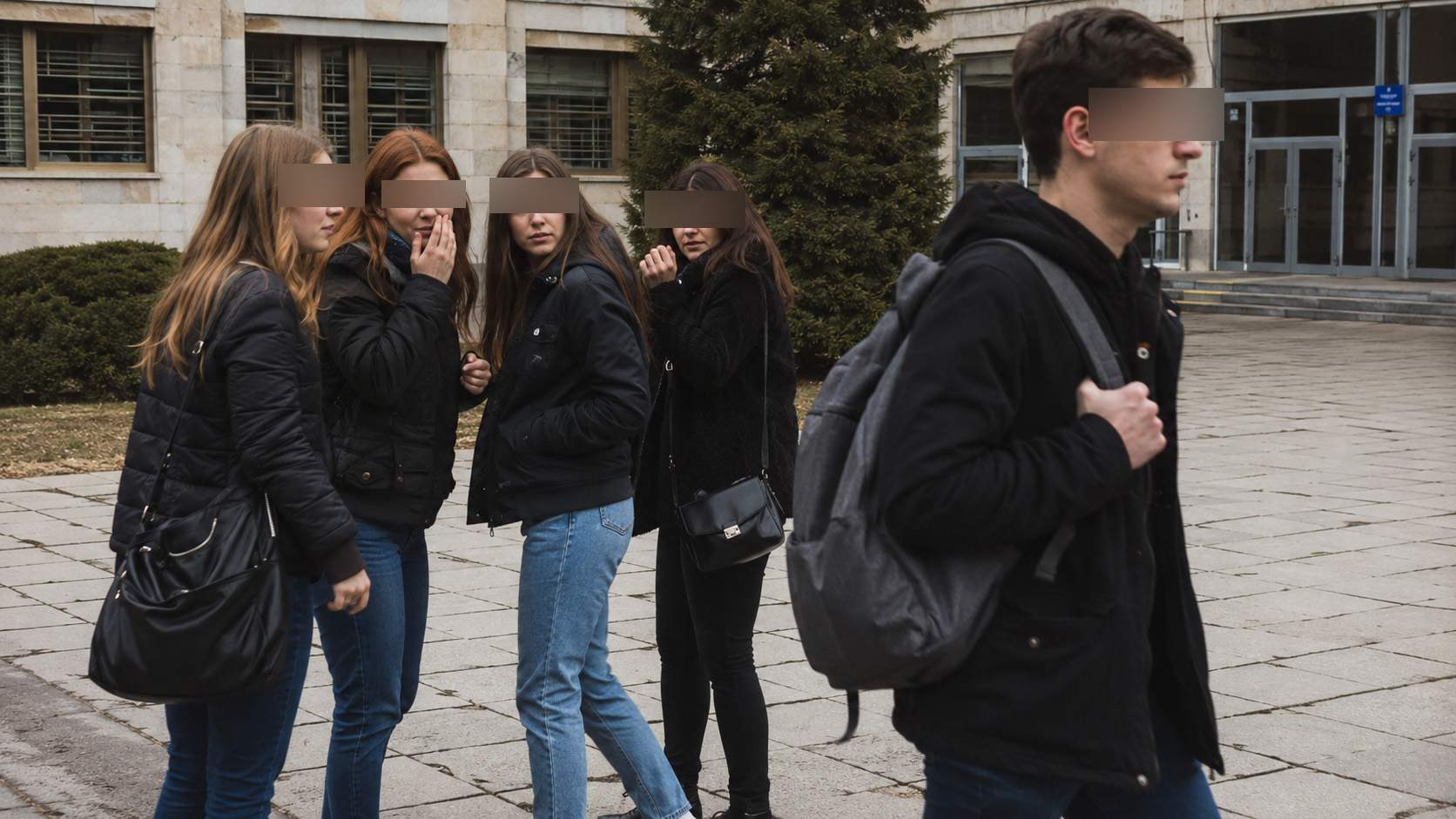 Elev cu 10 pe linie, admirat de colegii de generaţie: „A tras 10 linii şi încă e în picioare? Wow!”