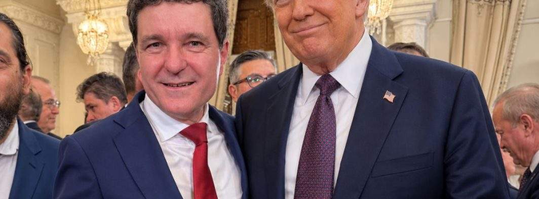 Summit NATO! Nicușor miroase puternic a cur, semn că s-a văzut deja în privat cu Trump