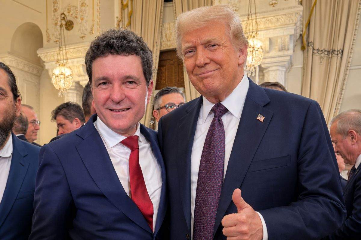 Summit NATO! Nicușor miroase puternic a cur, semn că s-a văzut deja în privat cu Trump