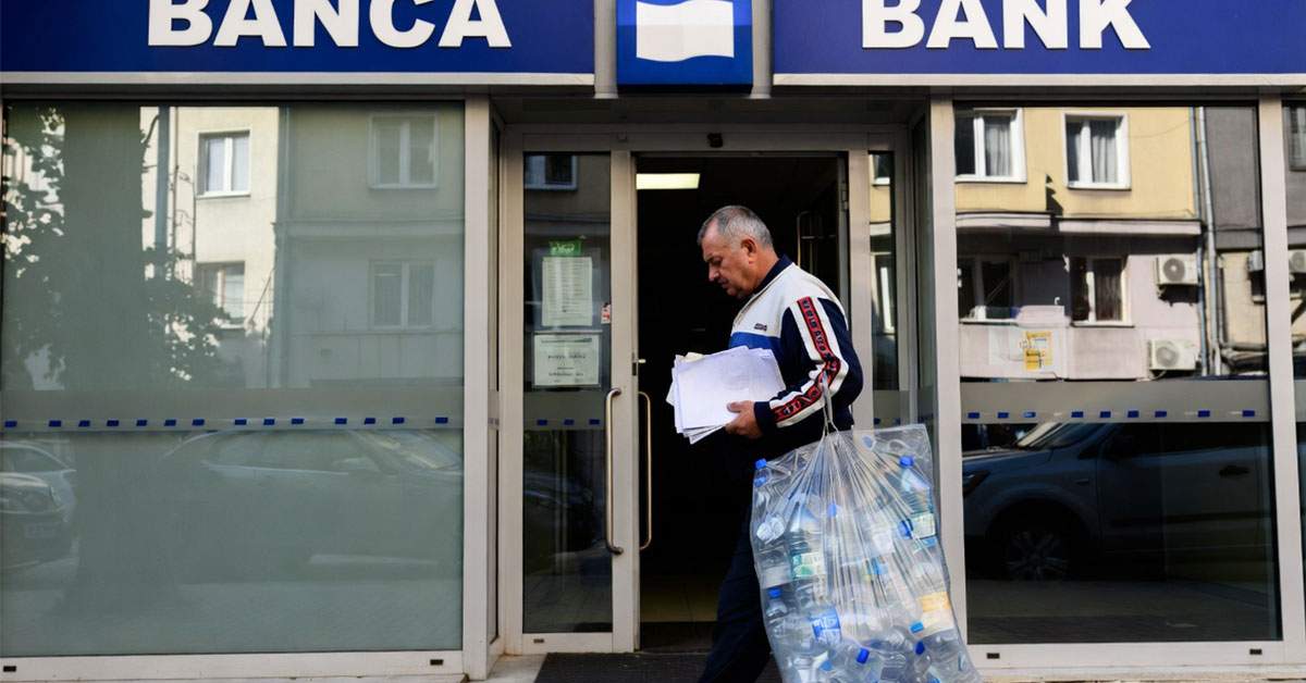 Vrei credit? Băncile acceptă la venituri și peturile pe care le găsești zilnic prin tomberoane