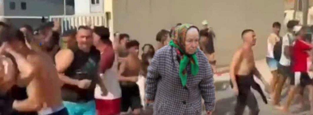 Sute de pensionari din România găsiți la coada de migranți din Ceuta, erau curioși ce se dă