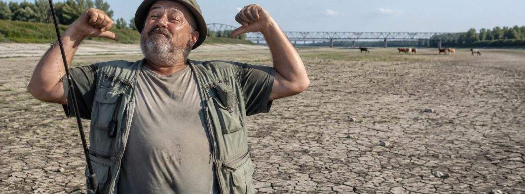 Seceta are şi avantaje. Un pescar se laudă că a prins pe Dunăre o vacă de 700 de kile