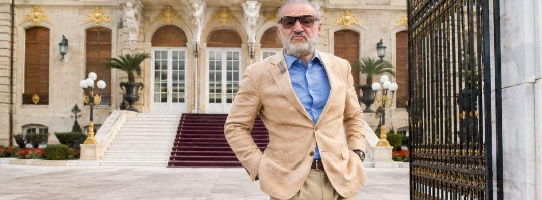 Au dispărut toți cerșetorii din fața vilei lui Becali, de frică să nu fie puși antrenori la FCSB