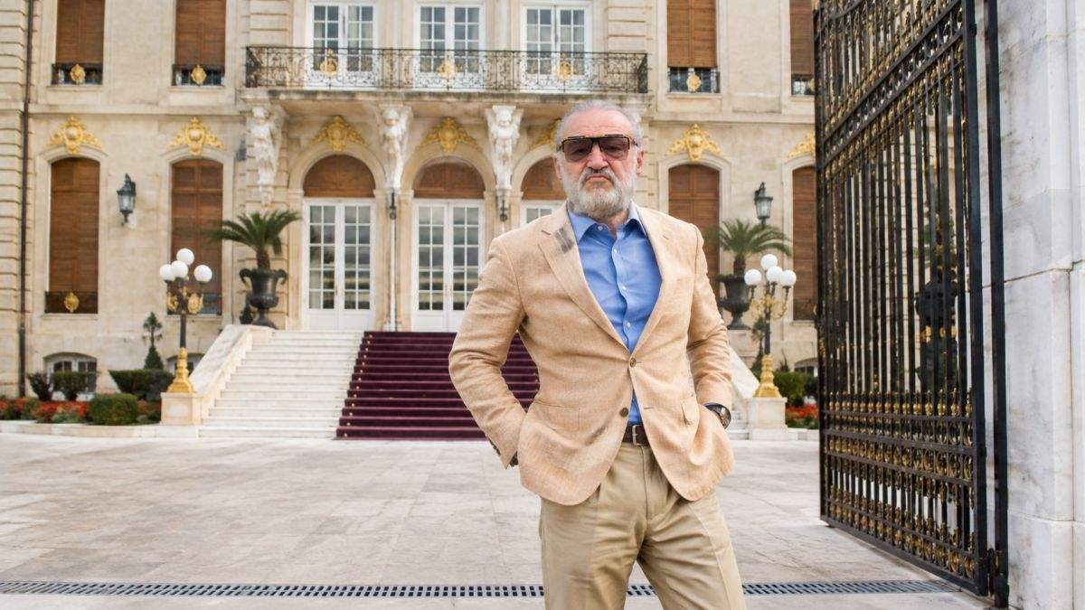 Au dispărut toți cerșetorii din fața vilei lui Becali, de frică să nu fie puși antrenori la FCSB