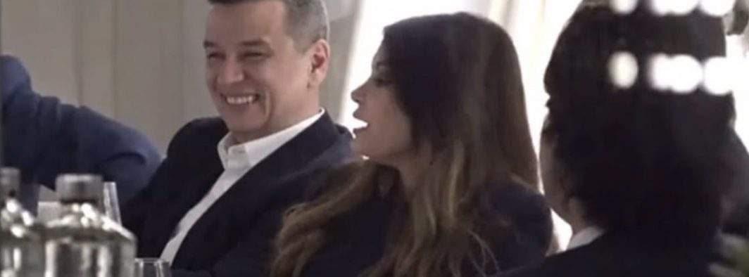 Am aflat de ce rânjea Grindeanu lângă ambasadoarea SUA: tocmai îi furase ceasul de la mână