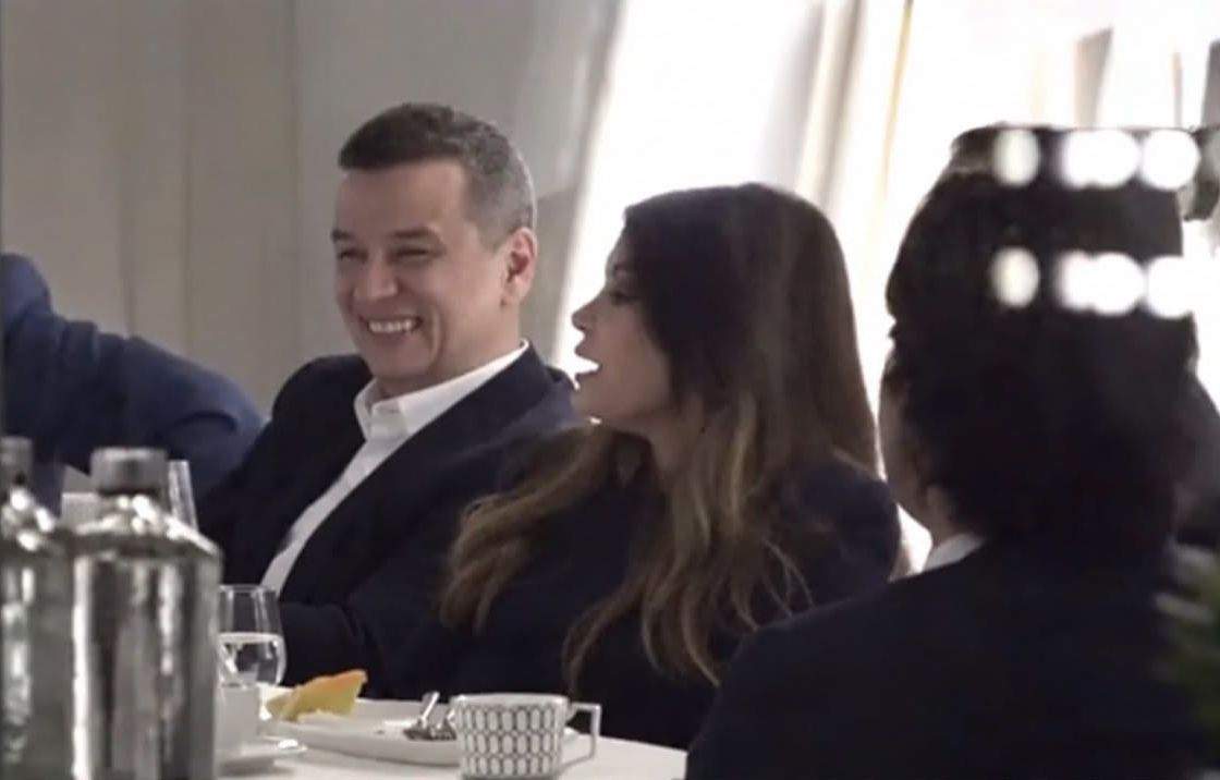 Am aflat de ce rânjea Grindeanu lângă ambasadoarea SUA: tocmai îi furase ceasul de la mână