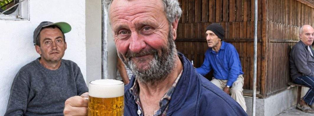 Inspirat de programul „Școală după școală”, nea Costel lansează programul „Băut după băut”