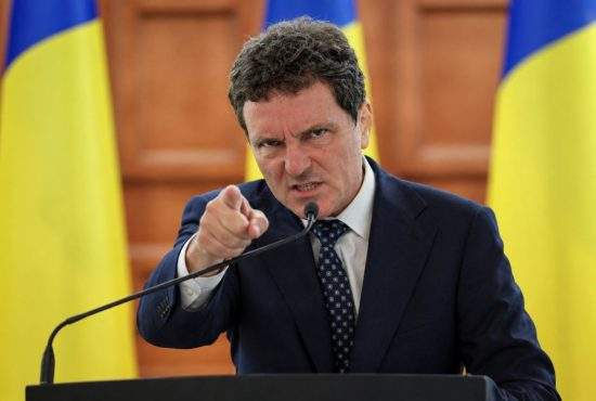 Nicușor amenință protestatarii: „Știți ce le-a făcut Pahonțu revoluționarilor, nu? Vedeți că îl trimit peste voi!”