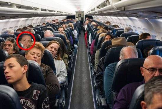 Un biet pesedist a fost nevoit să zboare cu un avion de linie, că toate avioanele private erau închiriate de colegii lui