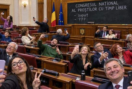 Idioţi din toată ţara se adună azi să stabilească pe ce cuvânt ne supărăm săptămâna asta