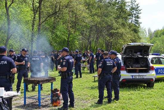 Mobilizare exemplară în cazul capului de porc: poliţiştii au încins grătarul şi caută restul porcului
