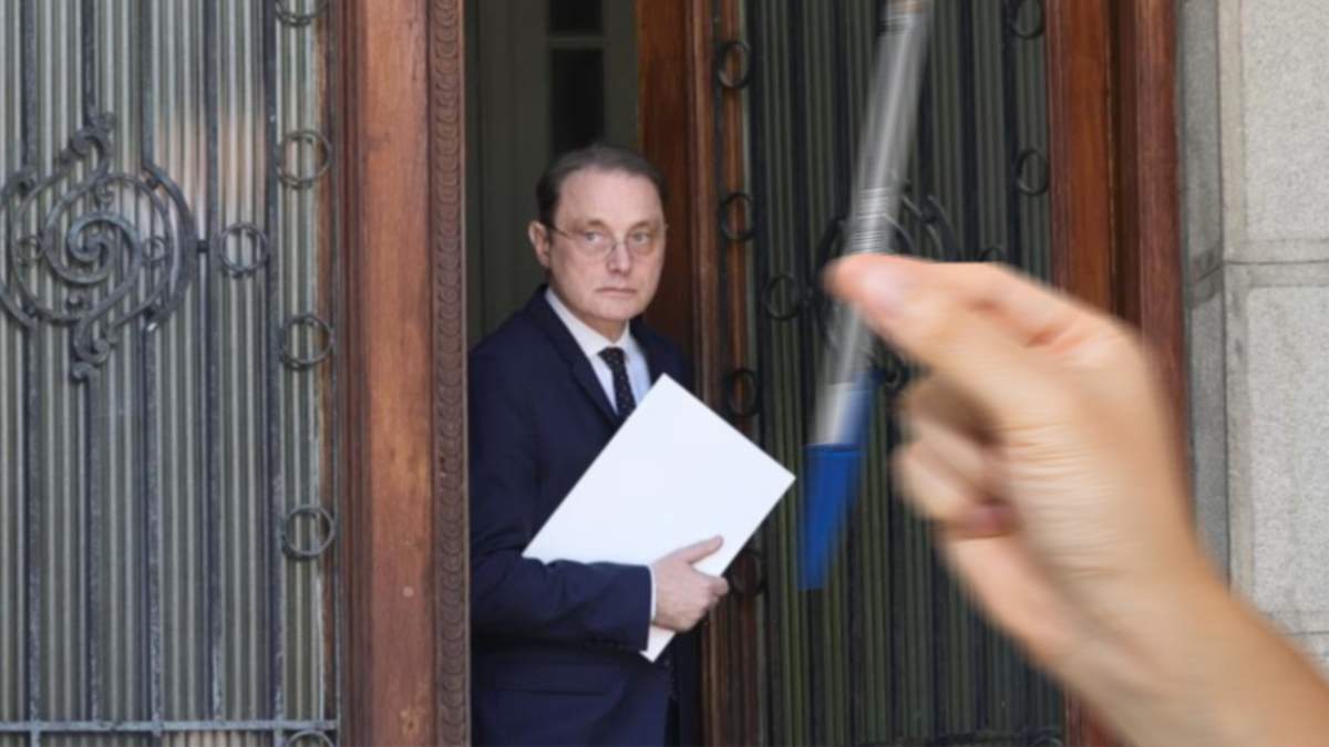 Niculescu nu poate semna lista miniştrilor propuşi pentru că unul dintre ei a furat deja pixul