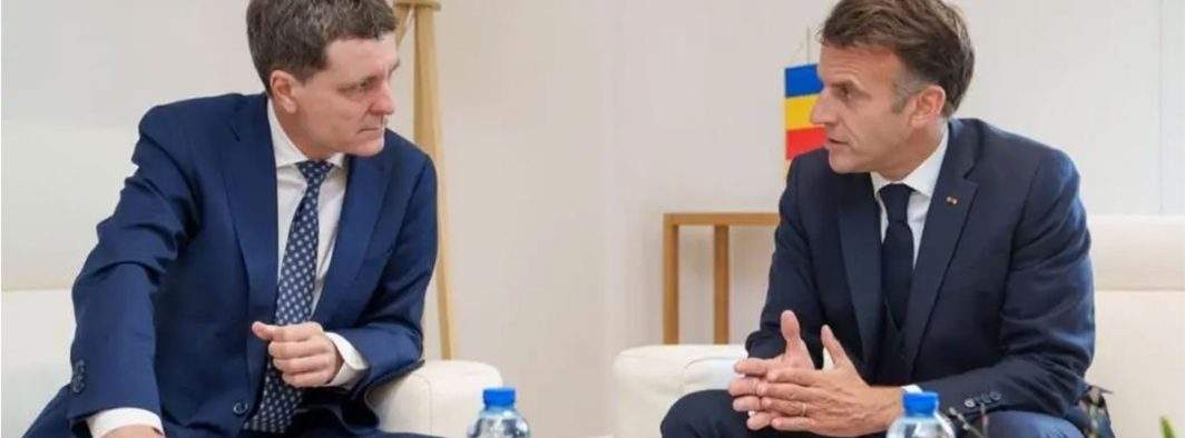 Situația din Franța, explicată. Macron e ca Nicușor Dan. Toată lumea îl urăște, dar el nu vrea să plece