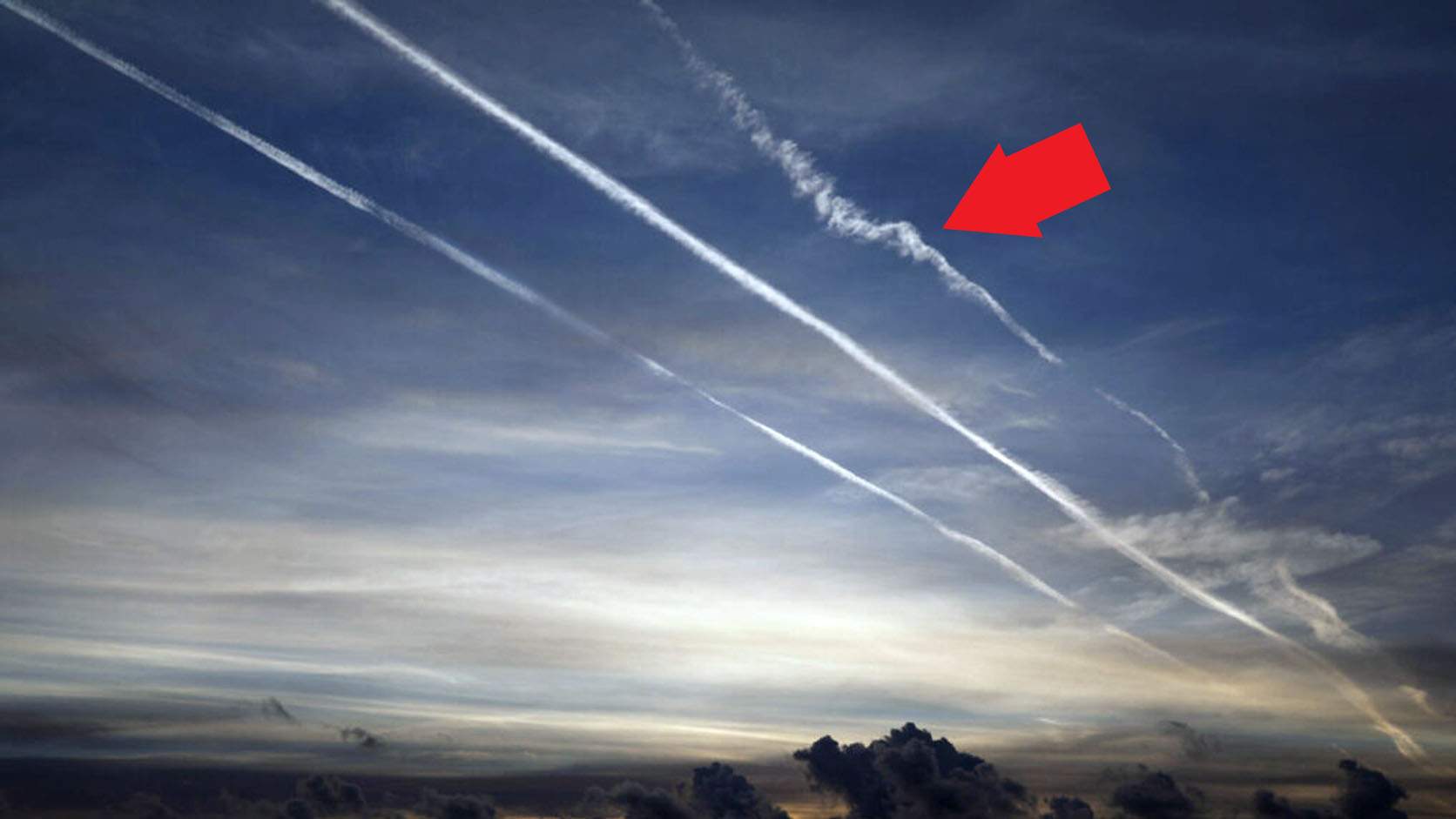 Pilot pe nume Dorel, dat afară din Oculta Mondială după ce iar a greşit o dâră pe cer